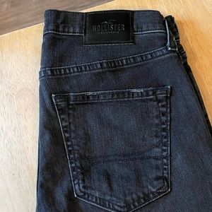Lightly distressed Hollister black skinny jeans 29x30.  Great condition.